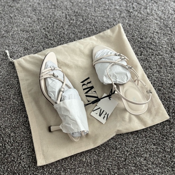 Zara Shoes - Zara Buckle Kitten Heels